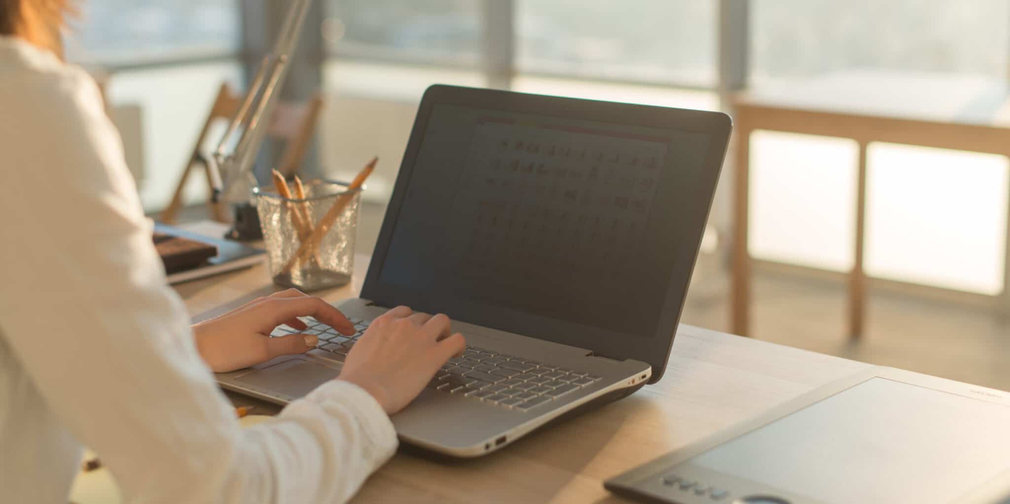 hands-on-a-computer
